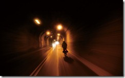 穿越蘇花公路上的隧道 (Passing through the tunnels on the Suhua highway)